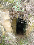 Entrada a una de las cuevas de Atamauri.