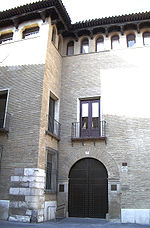 Fachada palacio de los Torrero.jpg
