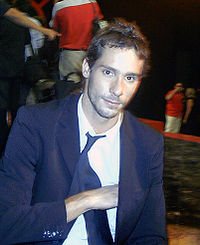Gonzalo Valenzuela en 2003, interpretando a Adán Mercader en Machos.