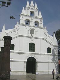 Iglesia La Veracruz-Fachada 2-Medellin.JPG