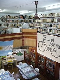 Interior de Biblioteca de Bella Vista.jpg