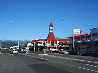 Intersection of Queen Street with Oxford Street (State Highway 1) in Levin town centre