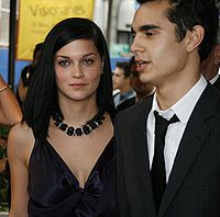 Minghella junto a su novia anterior, Leigh Lezark, en la opera (25 de septiembre, 2006)
