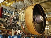 General Electric CF6, ejemplo de turbofán de alto índice de derivación, usado en aviones comerciales.