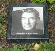 Helmut Newton Grave.jpg