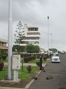 Tower des Kilimanjaro International Airport (170437235).jpg