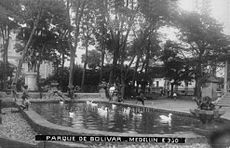 Parque de Bolívar-Espejo de Agua.JPG