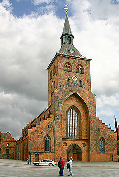 Sankt Knuds Kirke Odense.jpg