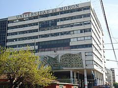 Universidad de Morón.JPG