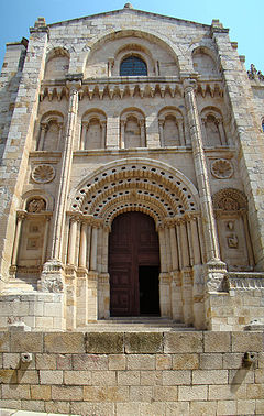 Zamora portada Obispo catedral lou.JPG