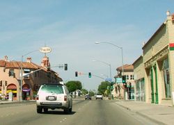11th and Central Tracy California 14-May-2006.jpg