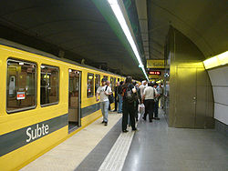 Buenos Aires - Subte - Once 1.jpg