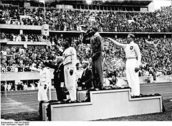 Naoto Tajima, Jesse Owens, Luz Long