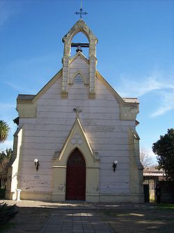 Iglesia Nuestra Señora de Luján en Uribelarrea.jpg