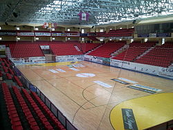 Interior del Polideportivo Huerta del Rey (2011).jpg