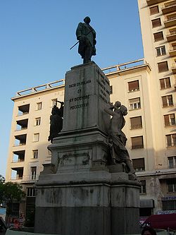 Monumento a Larios.jpg