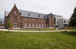 Musee photo Charleroi parc 2.jpg