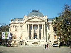 Museo de Arte Contemporáneo Santiago.jpg