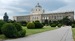 Naturhistorisches Museum Vienna.jpg