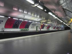 Station-Pont-de-Neuilly.jpg