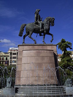 Statue of El Espartero in Logroño.jpg