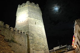 Torre Nueva Castillo de Porcuna - noche.jpg