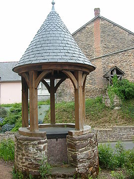 Saint-Erblon (Ille-et-Vilaine) puits.JPG