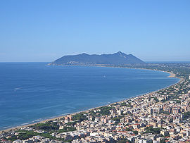 Monte Circeo visto desde Terracina.