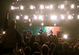 U2 en Kansas City durante el Elevation Tour.