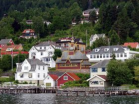 Balestrand Norwegen; Blick auf St. Olaf´s Church.JPG