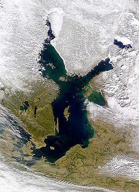 BalticSea March2000 NASA-S2000084115409 md.jpg