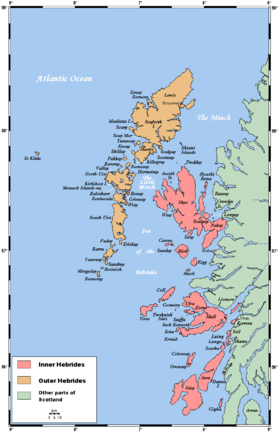 Las Hébridas Interiores en rojo y la Hébridas Exteriores en anaranjado. Lo verde son tierras escocesas.