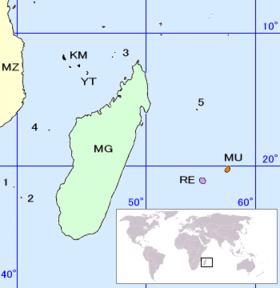 Mapa de las islas Dispersas: 1 - Bassas da India; 2 - Isla Europa; 3 - Islas Gloriosas; 4 - Juan de Nova; 5 - Isla Tromelin (KM : Comores, MG : Madagascar, MU : Mauricio, MZ : Mozambique, RE : Reunión, YT : Mayotte)