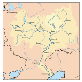 Localización de la boca del Cheptsa en el Viatka (el río no está grafiado. Mapa de la cuenca del Volga con la del Viatka destacada)