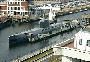 2004-Bremerhaven U-Boot-Museum-Sicherlich retouched.jpg
