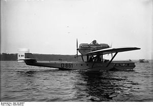 Bundesarchiv Bild 102-00857, Flugboot Dornier J "Wal".jpg
