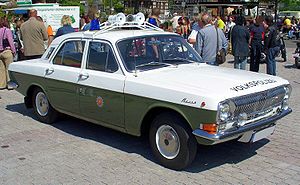 Coche Volga GAZ-24 de la Volkspolizei.