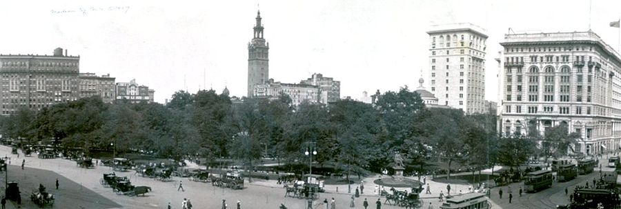 La torre del Madison Square Garden dominando el skyline de Madison Square y Madison Square Park en esta imagen de 1908.