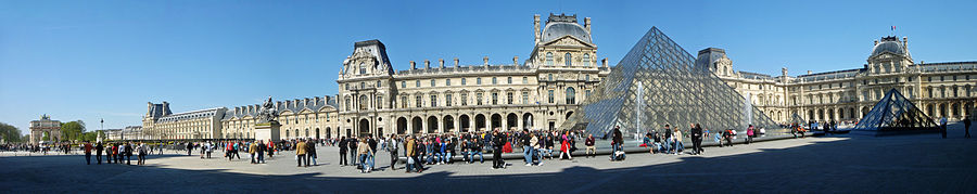 Vista panorómica del Museo de Louvre en 2007